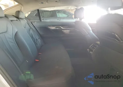 2021 BMW 740 I z USA, uszkodzony, nr VIN WBA7T2C08MCF41234